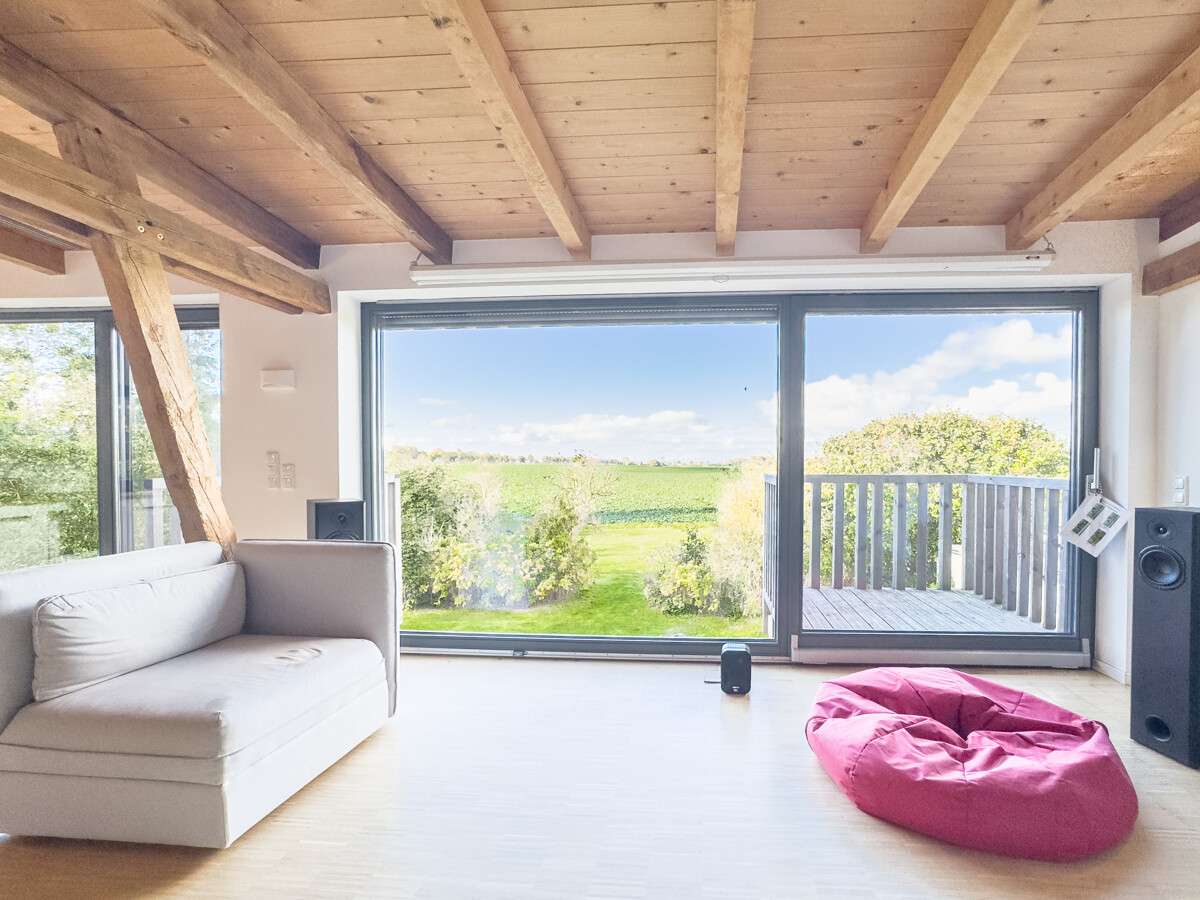 Immobilie in Groß Mohrdorf - Stilvoll & hochwertig saniertes Landhaus mit Wasserblick nähe Stralsund // 2WE // 317m² // PV-Anlage - Bild 0