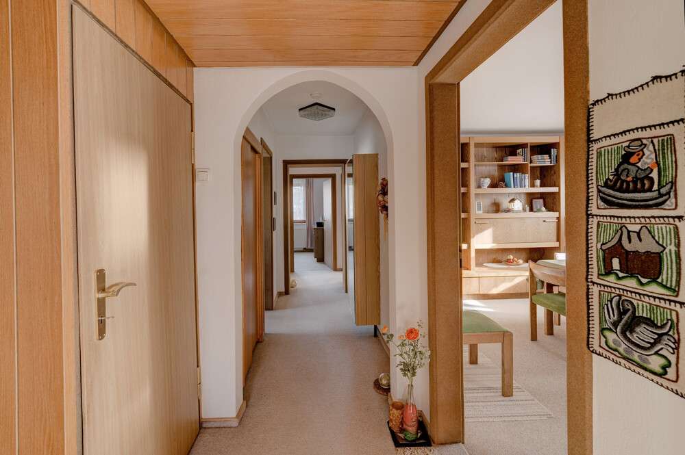 Immobilie in Herbertingen - Wohnen in Herbertingen: Gepflegtes Haus mit großem Garten und Garage! - Bild 1