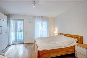 Möbliert: Haus‑in‑Haus‑Wohnung in exklusiver Lage am Isarhochufer  – Die vollständige Adresse der Immobilie erhältst du vom Anbieter., 81545 Harlaching, München – Vorschaubild 3