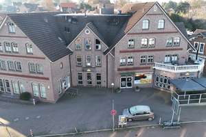 Zentral. Solide. Zukunftssicher. Investition in bester Lage! – Die vollständige Adresse der Immobilie erhältst du vom Anbieter., 25712 Burg (Dithmarschen) – Vorschaubild 1