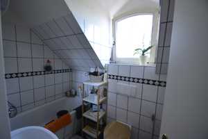 Kleine 3 Zimmer Wohnung mit Tageslichtbad – Breslauer Straße 8, 65203 Wiesbaden – Vorschaubild 4