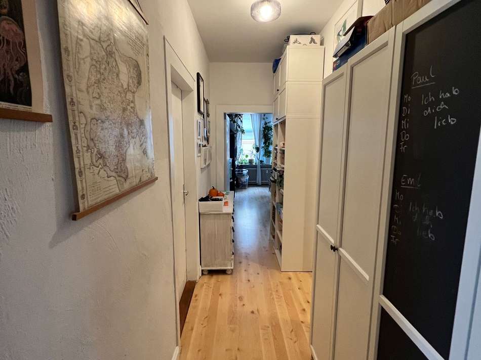 Flur in Altbauwohnung.jpg
