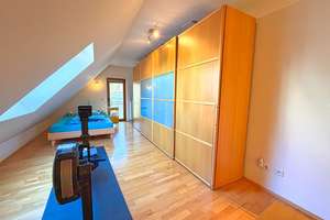Besondere Wohnimmobilie über 2 Etagen mit Garten  Dachterrasse und 2 flexiblen EG-Zusatzeinheiten – Die vollständige Adresse der Immobilie erhältst du vom Anbieter., 93059 Steinweg-Pfaffenstein, Regensburg – Vorschaubild 11