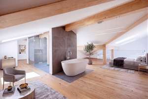 Genießen Sie das Gefühl „angekommen“ zu sein – in einem Zuhause mit Aussicht, hoher Privatsphäre und