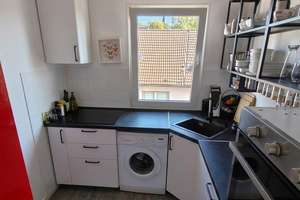 Blick über die Stadt - 2 Zimmer-DG-Wohnung in Köln Kalk - Nachmieter gesucht – Die vollständige Adresse der Immobilie erhältst du vom Anbieter., 51103 Kalk (Ortsteil), Köln – Vorschaubild 2