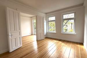 Stilvolle Altbauwohnung mit Balkon in gefragter Lage