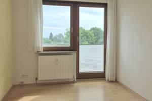 97 m² mit Fernsicht, 3 Balkonen, 2 Stellplätzen, Aufzug und Bushaltestelle vor der Tür  – Die vollständige Adresse der Immobilie erhältst du vom Anbieter., 70565 Rohr, Stuttgart – Vorschaubild 3