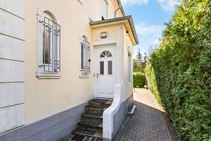 Charmante Stadtvilla mit Vollkeller und großzügigem Süd-Grundstück in ruhiger Anwohnerstraße – Die vollständige Adresse der Immobilie erhältst du vom Anbieter., 22159 Farmsen-Berne, Hamburg – Vorschaubild 4