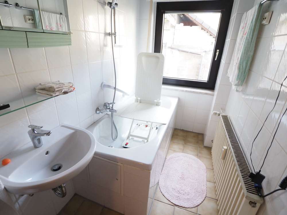 Immobilie in Marienrachdorf - Gelegenheit für die große Familie. Wohnhaus mit Potential! - Bild 0