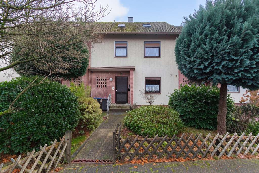 Immobilie in Hambühren - Familienfreundliches Reihenhaus mit viel Platz und Potenzial - Bild 0