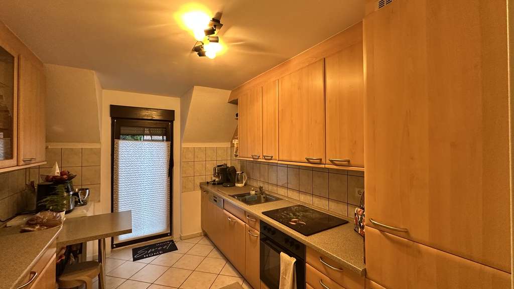 Immobilie in Sersheim - Provisionsfreie Modernisierte 4,5 Zimmer Wohnung ca.112m² mit Balkon Garage + Stellplatz in Sersheim - Bild 3