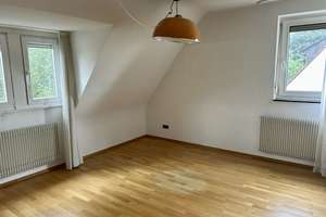 renovierungsbedürftiges Reiheneckhaus in ruhiger Lage wartet auf neue Eigentümer – Die vollständige Adresse der Immobilie erhältst du vom Anbieter., 90427 Schniegling, Nürnberg – Vorschaubild 5