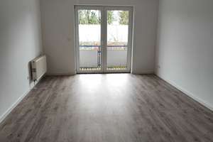 Zentrale, sonnige 4 Zimmer-Wohnung mit Südbalkon und Stellplatz – Schulkoppel 8a, 24848 Kropp – Vorschaubild 2