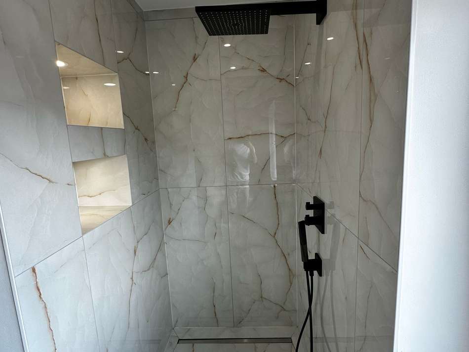 Begehbare Dusche im Bad