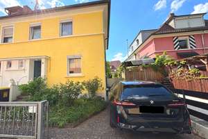 Familienfreundliche Doppelhaushälfte mit Garten