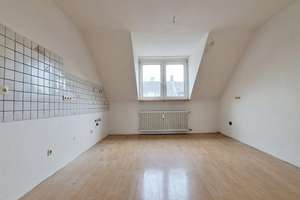 Fünffamilienhaus mit 87 m² leerer Wohnung und großem Garten. – Die vollständige Adresse der Immobilie erhältst du vom Anbieter., 46145 Sterkrade-Mitte, Oberhausen – Vorschaubild 7