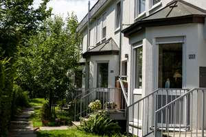 Modernisiertes Reiheneckhaus, 143 m², mit Garten & Garage