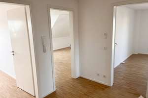 Exklusive drei Zimmer Dachgeschosswohnung mit Balkon – Wachtelweg 29, 81827 Waldtrudering, München – Vorschaubild 11