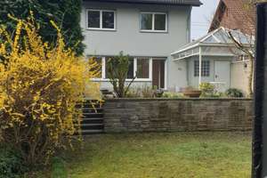 DHH in Fischenich, mit schönem Garten + großer Terrasse ideal für Familien, Garage, Linie 18 ca.700m – Die vollständige Adresse der Immobilie erhältst du vom Anbieter., 50354 Hürth – Vorschaubild 1