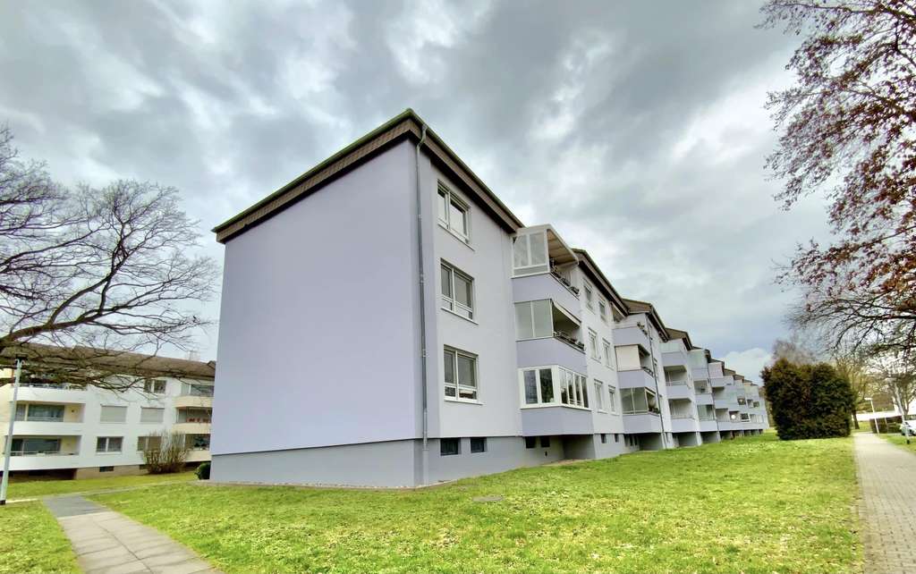 Immobilie in Großkrotzenburg - *** MODERNISIERTE, ungewöhnlich ansprechend geschnittene 3-Zi-Whg in guter Lage - BEZUGSFREI  !  *** - Bild 2