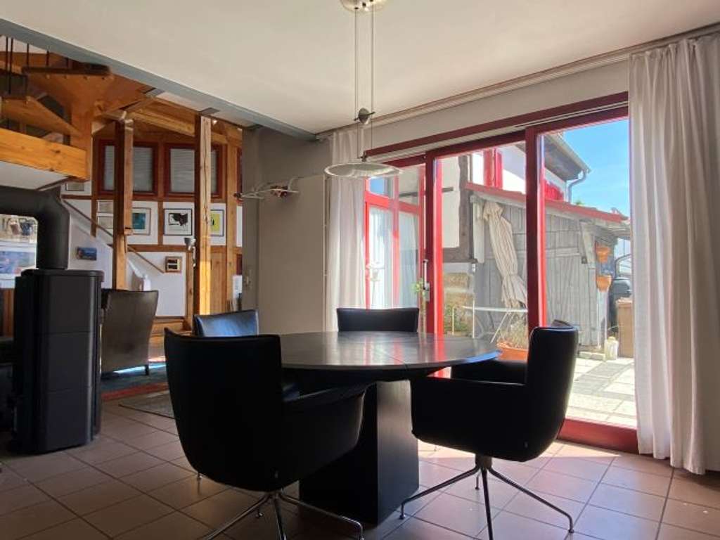 Immobilie in Schlaitdorf - Liebhaberobjekt! Außergewöhnliche 4-Zi-Maisonettewohnung mit Terrasse in Schlaitdorf! - Bild 4