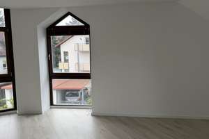 Schöne 3-Zimmer DG Wohnung in Alterlangen – Erlenfeld 20, 91056 Alterlangen, Erlangen – Vorschaubild 2
