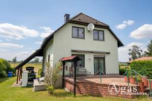 möbliertes Einfamilienhaus mit ca. 180 m² Wohnfläche, 6 Zimmern und Pool in Ahrensfelde – Helgolandstraße 10, 16356 Ahrensfelde – Vorschaubild 1
