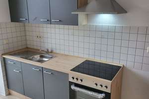 Großzügige 2-Zimmer mit Laminat, Wanne und Balkon in zentraler Lage! EBK mgl. – Südbahnstraße 4, 9111 Zentrum, Chemnitz – Vorschaubild 12