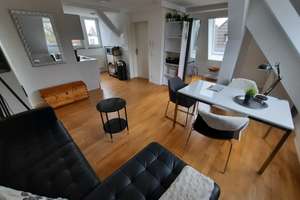 Komplett möblierte und ausgestattete Etagenwohnung in stilvoller Altbauvilla in München Westpark!