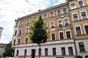 Leipzig-Gohlis - Attraktive vermietete 3-Zimmer-Wohnung mit Loggia im denkmalgeschützten Altbau – Die vollständige Adresse der Immobilie erhältst du vom Anbieter., 4157 Gohlis-Mitte, Leipzig – Vorschaubild 2