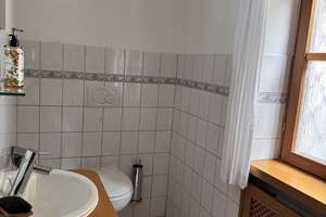 Reihenmittelhaus mit Sonnenterrasse und Einliegerwohnung in ruhiger Lage – Die vollständige Adresse der Immobilie erhältst du vom Anbieter., 83714 Miesbach – Vorschaubild 6