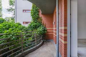 Charmante 2-Zimmer-Wohnung mit Loggia nahe dem Brosepark – Die vollständige Adresse der Immobilie erhältst du vom Anbieter., 13156 Niederschönhausen, Berlin – Vorschaubild 2