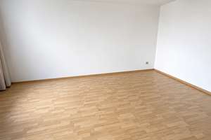 Renovierte, hochwertige 2,5 Zimmer-Balkon-Wohnung mit herrlichem Ausblick! – Heckenrosenweg 11, 86156 Bärenkeller, Augsburg – Vorschaubild 5