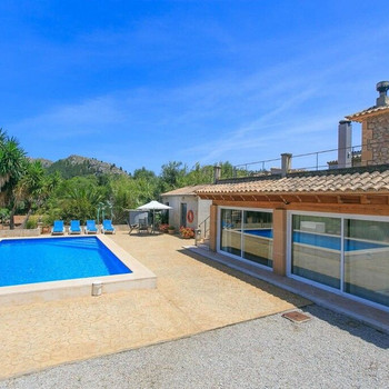 Rustikales Anwesen zum Verkauf mit Ferienlizenz in Pollença, Mallorca.