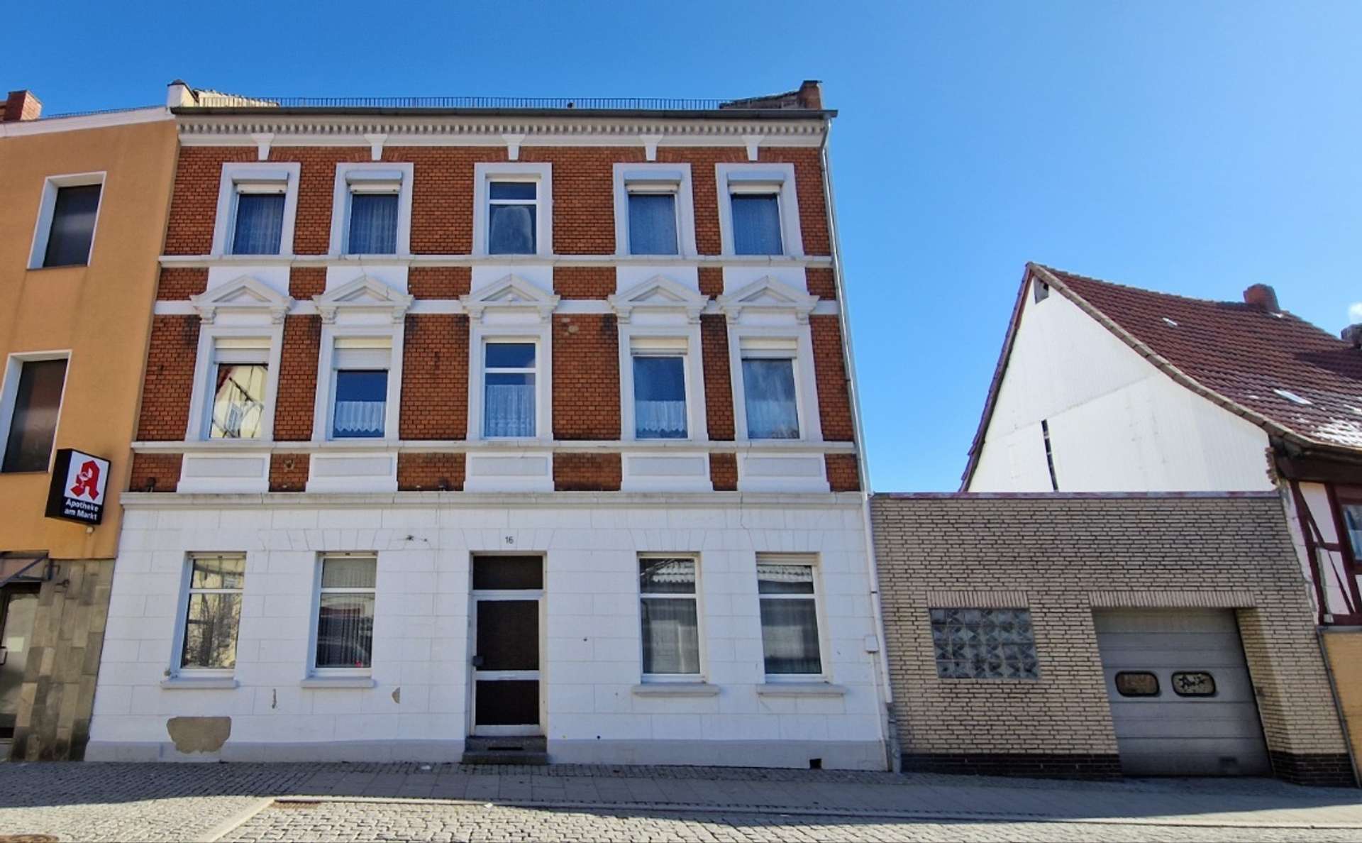 Sanierungsbedürftiges Mehrfamilienhaus mit Potential im Zentrum von Schöningen!, Helmstedt Kreis – Bild 1