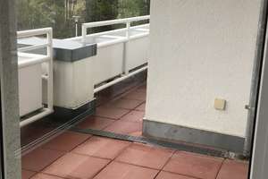 Sehr schöne, für Sie renovierte 2-Raumwohnung mit Balkon und Blick ins Grüne!!!! – Putbuser Weg 23, 1109 Klotzsche (Stadtteil), Dresden – Vorschaubild 4