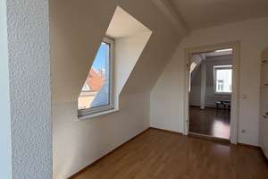Sonnige 2,5-Zimmerwohnung an der Wertach | EBK | ab 01.08. – Die vollständige Adresse der Immobilie erhältst du vom Anbieter., 86153 Rechts der Wertach, Augsburg – Vorschaubild 7