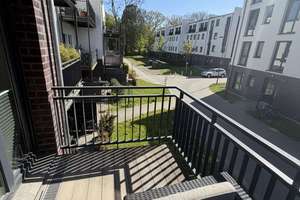 Moderne und helle Wohnung mit Balkon im grünen Norden Hamburgs