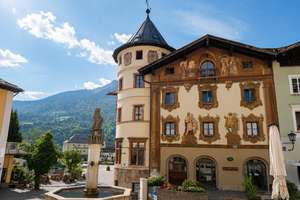 Exklusiv wohnen im Markt Berchtesgaden – Möblierte 3-Zimmer-Wohnung – Die vollständige Adresse der Immobilie erhältst du vom Anbieter., 83471 Berchtesgaden – Vorschaubild 1