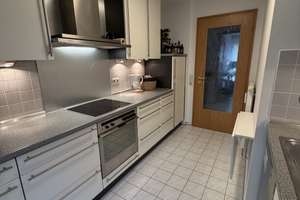Charmante, helle 3-Zimmer-Wohnung mit Balkon und Einbauküche in München-Neuhausen – Die vollständige Adresse der Immobilie erhältst du vom Anbieter., 80634 Neuhausen, München – Vorschaubild 9