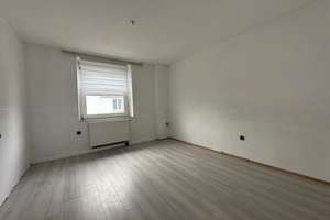 Großzügiges Einfamilienhaus mit prächtigem Gartengrundstück – Die vollständige Adresse der Immobilie erhältst du vom Anbieter., 42651 Solingen-Mitte, Solingen – Vorschaubild 12