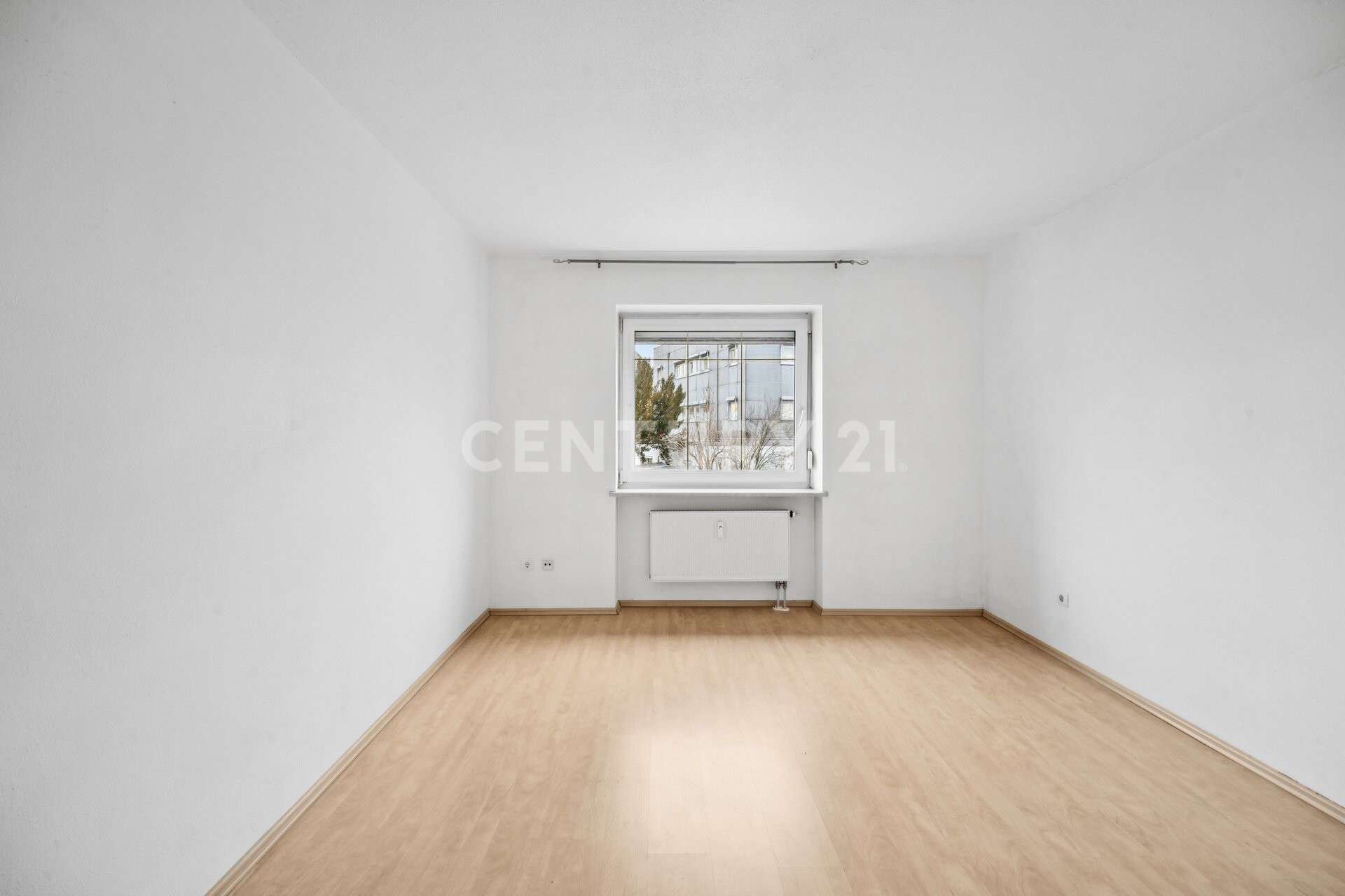 Immobilie in Bogen - Lichtdurchflutete 2-Zimmer-Wohnung mit großzügigem Balkon in zentraler Lage - Bild 0