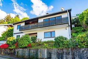 Einfamilienhaus in ruhiger Wohnlage mit Garten, Balkon, Terrasse und schöner Aussicht – Die vollständige Adresse der Immobilie erhältst du vom Anbieter., 77886 Lauf – Vorschaubild 1
