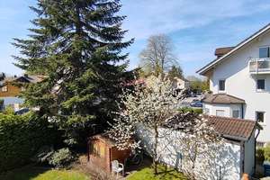 Viel Platz für die ganze Familie in diesem (renovierungsbedürftigen) Zweifamilienhaus in Gröbenzell