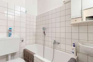 +++ sonnige 2 Zimmerwohnung mit Balkon, Küche und Keller zu verkaufen +++ – Die vollständige Adresse der Immobilie erhältst du vom Anbieter., 12109 Mariendorf, Berlin – Vorschaubild 4