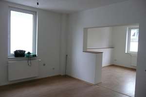 Helle ruhige renovierte Altbauwohnung