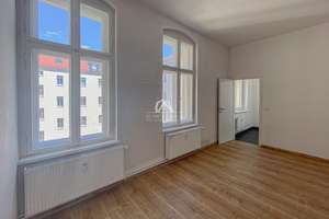 TOP-LAGE IM PRENZLAUER BERG! RENOVIERTE UND KLASSISCHE ALTBAUWOHNUNG! PROVISIONSFREI! – Schönhauser Allee 103, 10439 Prenzlauer Berg, Berlin – Vorschaubild 2