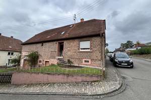 Renovierungsbedürftiges Haus mit 4 Zimmern und Garage in Steinalben – Bahnhofstraße 7, 66851 Steinalben – Vorschaubild 1