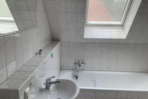 2-Zimmer-Dachgeschosswohnung mit EBK im Roten Feld / Lüneburg – Die vollständige Adresse der Immobilie erhältst du vom Anbieter., 21335 Rotes Feld, Lüneburg – Vorschaubild 4
