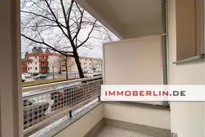 IMMOBERLIN.DE - Feine Altbauwohnung mit Südloggia für den Ersteinzug nach Sanierung beim Preußenpark – Berlin – Vorschaubild 6